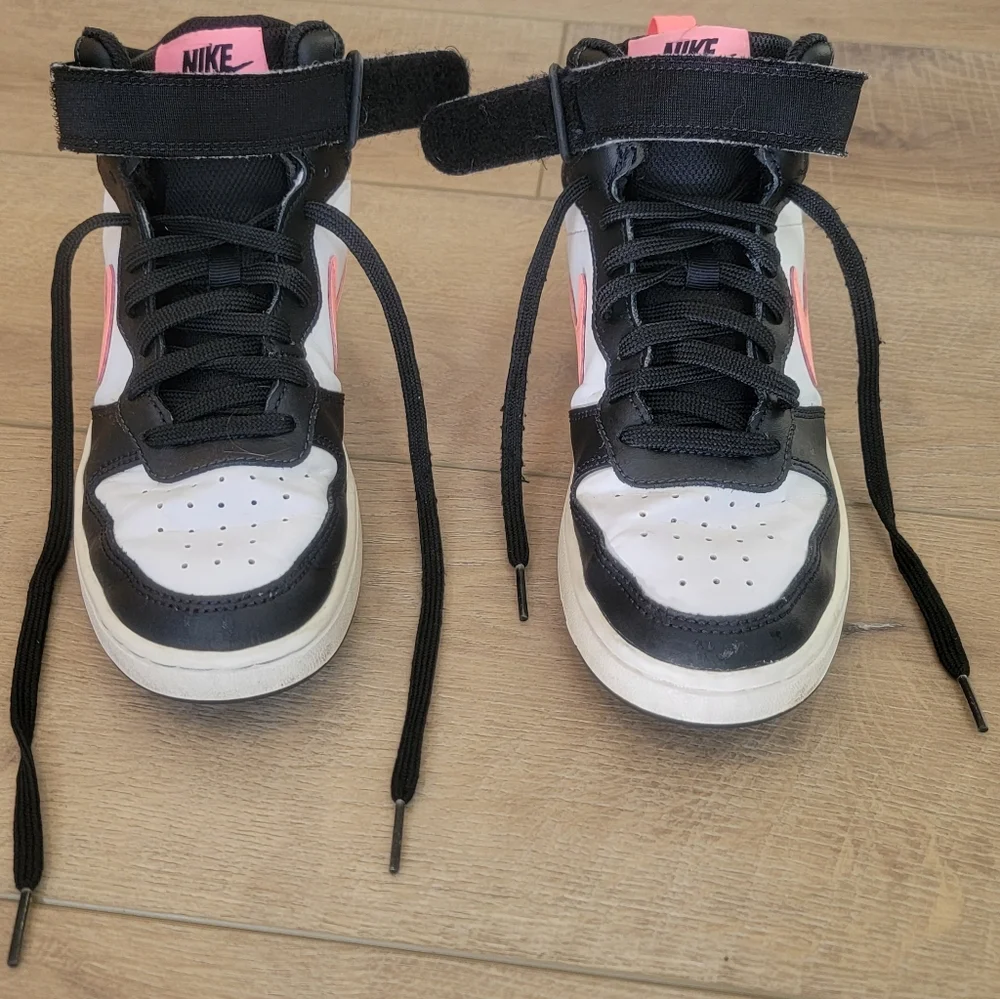 Nike Girls Girls 4.5Y Black White Pink Court Borough Mid 2 High Top Sneakers